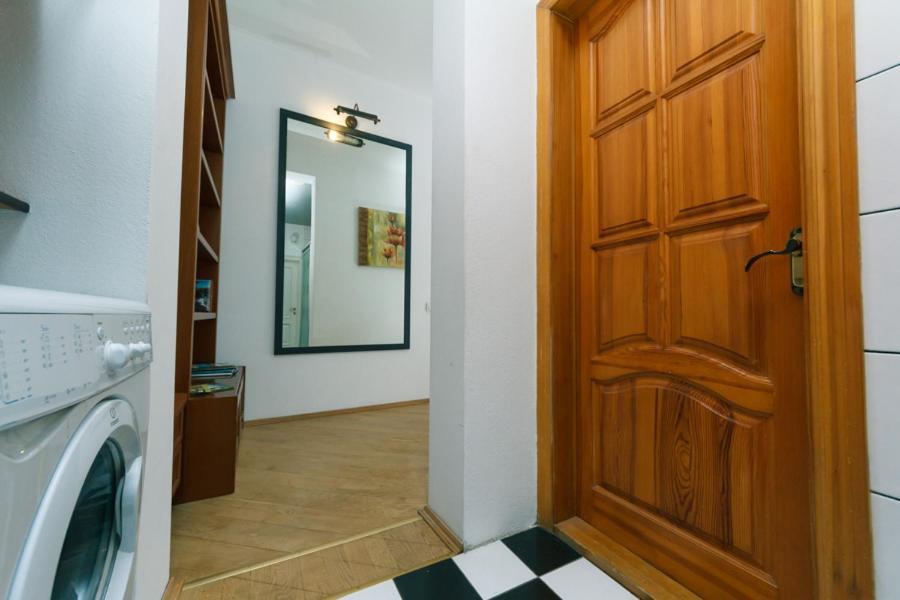 كييف Apartment On Mala Zhytomyrska Street 17 المظهر الخارجي الصورة