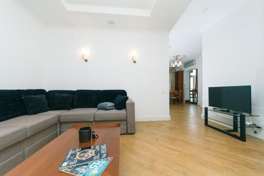 كييف Apartment On Mala Zhytomyrska Street 17 المظهر الخارجي الصورة